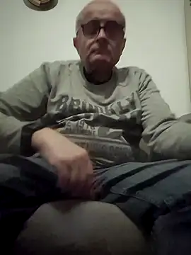 Snapshot of Bretoncool chatting on 12, 2, 2026 Bretoncool online show from 12, 2, 2026