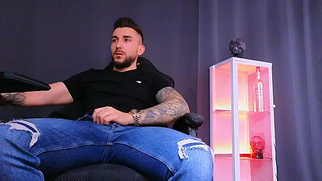 MightyAaron66 online show from 23, 2, 2025