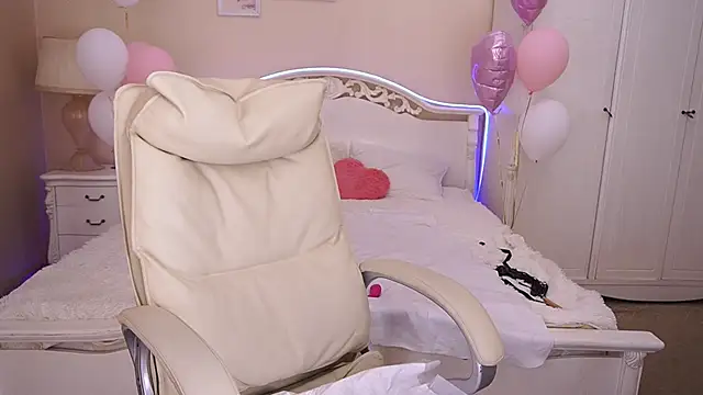 KiraRoxx online show from 19, 2, 2025