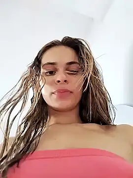 Snapshot of cuteluci_ chatting on 30, 12, 2024 cuteluci online show from 30, 12, 2024