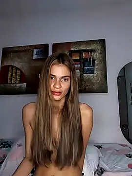 Snapshot of cuteluci_ chatting on 31, 12, 2024 cuteluci online show from 31, 12, 2024