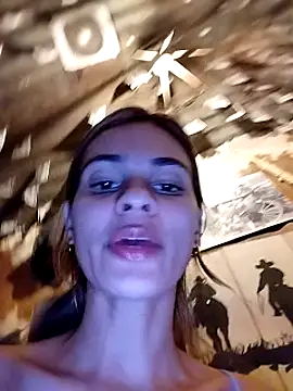 Snapshot of cuteluci_ chatting on 10, 1, 2025 cuteluci online show from 10, 1, 2025