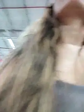 Snapshot of cuteluci_ chatting on 16, 2, 2025 cuteluci online show from 16, 2, 2025