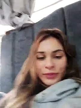 Snapshot of cuteluci_ chatting on 19, 2, 2025 cuteluci online show from 19, 2, 2025