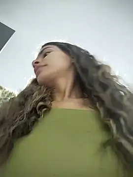 Snapshot of cuteluci_ chatting on 19, 3, 2025 cuteluci online show from 19, 3, 2025