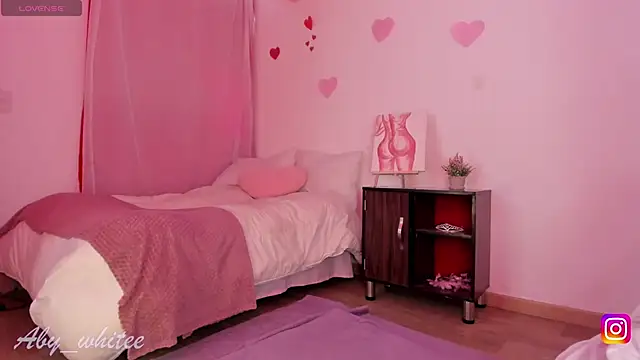 AbyWhitee online show from 14, 9, 2025