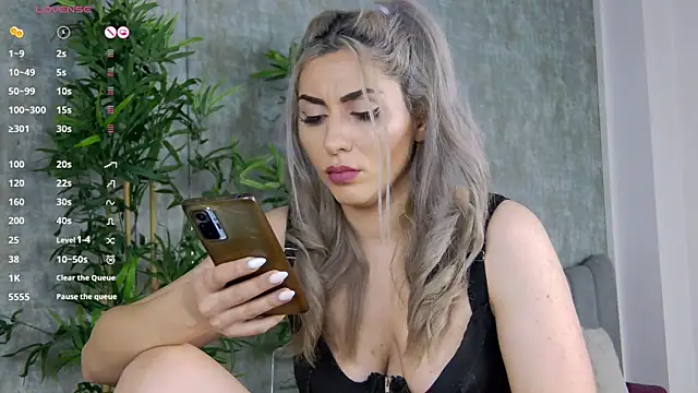 CelineMeyerr online show from 25, 1, 2025