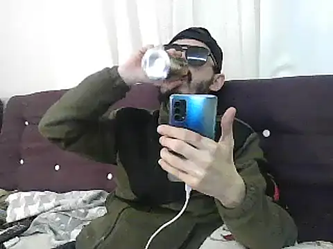 Snapshot of kallaviz chatting on 15, 12, 2025 kallaviz online show from 15, 12, 2025