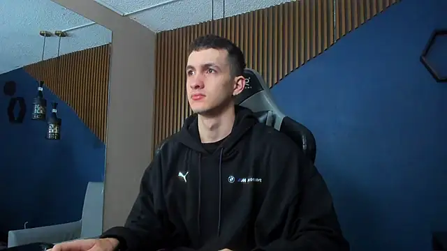 JacksonOlsenn online show from 4, 2, 2025