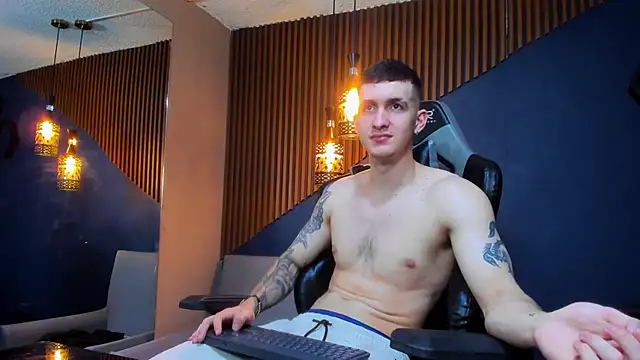 JacksonOlsenn online show from 6, 3, 2025