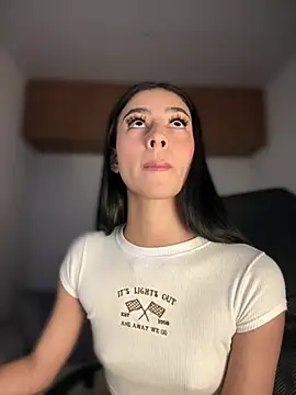 maddy bronw  online show from 11, 3, 2025