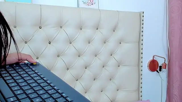 Snapshot of Kim_Eli chatting on 29, 12, 2024 Kim Eli online show from 29, 12, 2024