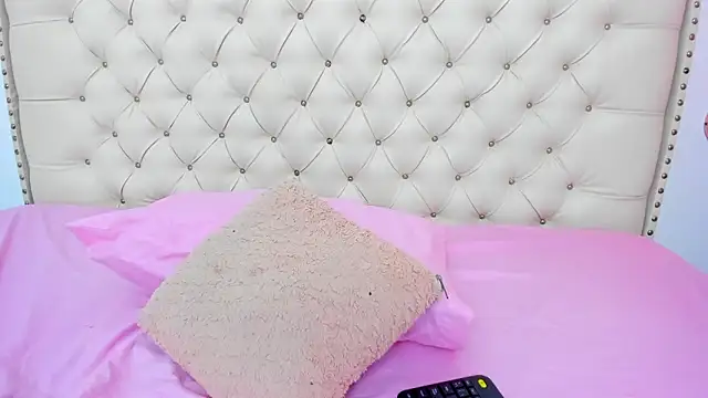 Snapshot of Kim_Eli chatting on 1, 2, 2025 Kim Eli online show from 1, 2, 2025