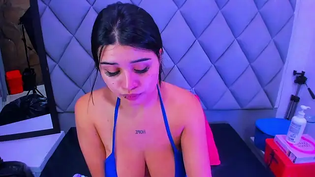 venusowen  online show from 18, 12, 2025