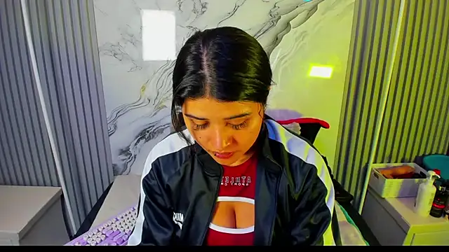 venusowen  online show from 9, 3, 2026