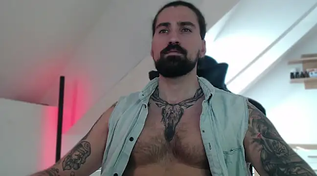 Snapshot of MateoHunk chatting on 2, 1, 2025 MateoHunk online show from 2, 1, 2025