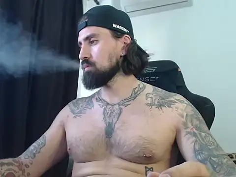 Snapshot of MateoHunk chatting on 11, 9, 2025 MateoHunk online show from 11, 9, 2025