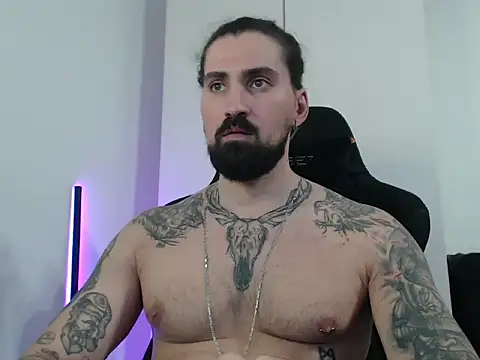 Snapshot of MateoHunk chatting on 7, 11, 2025 MateoHunk online show from 7, 11, 2025