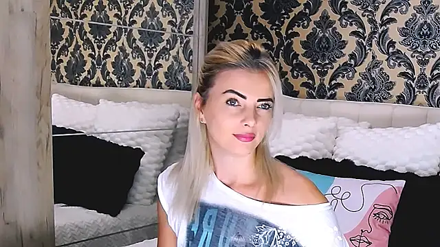 Snapshot of Aly_girl1 chatting on 26, 9, 2025 Aly girl1 online show from 26, 9, 2025