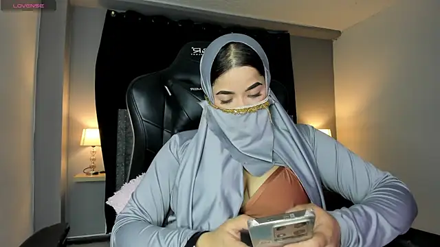 Snapshot of janna_isa chatting on 1, 4, 2026 janna isa online show from 1, 4, 2026