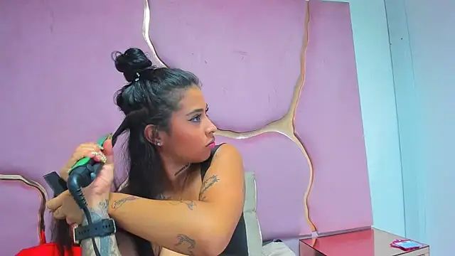 Snapshot of MelissaAndZeuss chatting on 9, 1, 2025 MelissaAndZeuss online show from 9, 1, 2025