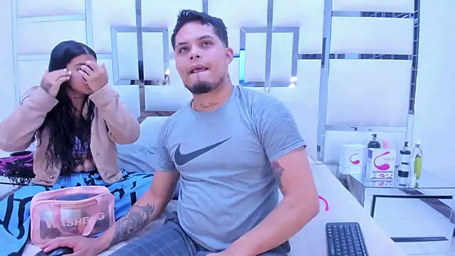 Snapshot of MelissaAndZeuss chatting on 28, 1, 2025 MelissaAndZeuss online show from 28, 1, 2025