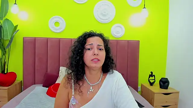 Linda Insatiable online show from 11, 6, 2026