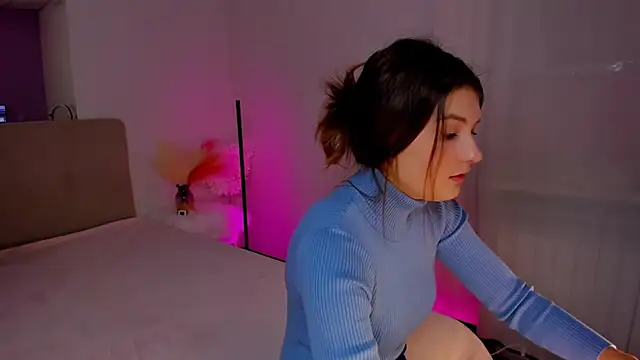 Laura Leee online show from 20, 2, 2025