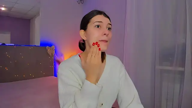 Laura Leee online show from 17, 3, 2026