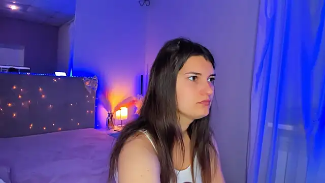 Laura Leee online show from 25, 5, 2026
