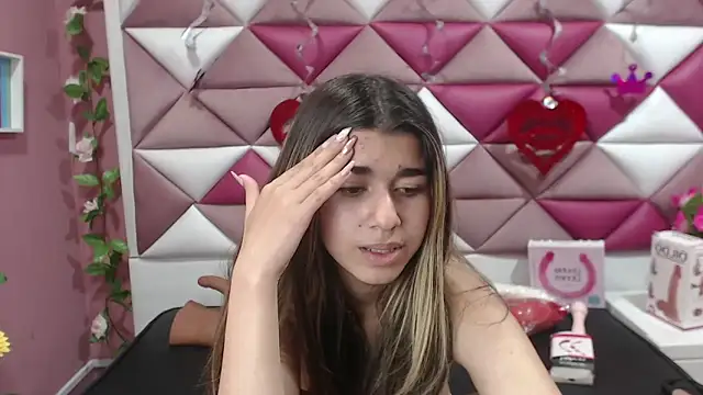 Snapshot of NahomiConnor_ chatting on 3, 3, 2025 NahomiConnor online show from 3, 3, 2025