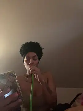 Snapshot of butterflybootyy chatting on 9, 12, 2024 butterflybootyy online show from 9, 12, 2024