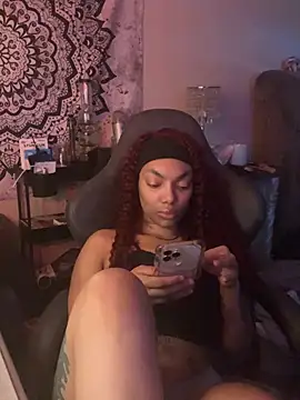 Snapshot of butterflybootyy chatting on 13, 12, 2024 butterflybootyy online show from 13, 12, 2024