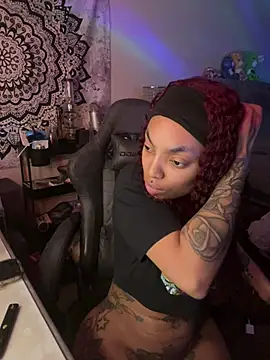 Snapshot of butterflybootyy chatting on 17, 12, 2024 butterflybootyy online show from 17, 12, 2024