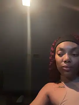 Snapshot of butterflybootyy chatting on 18, 12, 2024 butterflybootyy online show from 18, 12, 2024