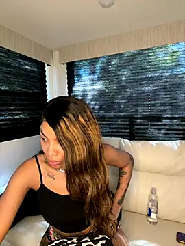 Snapshot of butterflybootyy chatting on 13, 9, 2025 butterflybootyy online show from 13, 9, 2025