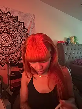 Snapshot of butterflybootyy chatting on 10, 10, 2025 butterflybootyy online show from 10, 10, 2025