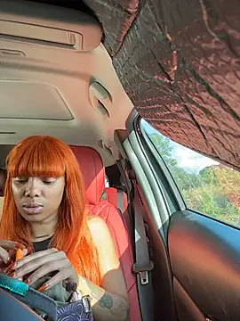 Snapshot of butterflybootyy chatting on 18, 10, 2025 butterflybootyy online show from 18, 10, 2025