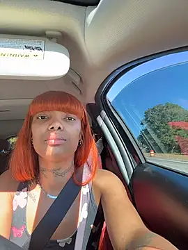 Snapshot of butterflybootyy chatting on 20, 10, 2025 butterflybootyy online show from 20, 10, 2025