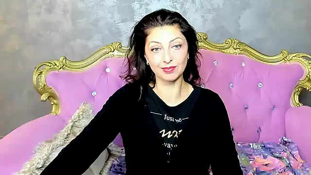 DivinSandra online show from 10, 1, 2025