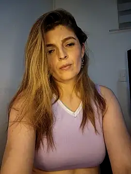 Lizzymontanaa online show from 9, 3, 2025