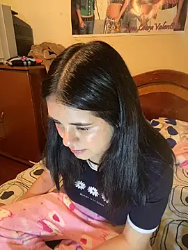 emiliaharper408 online show from 9, 12, 2024