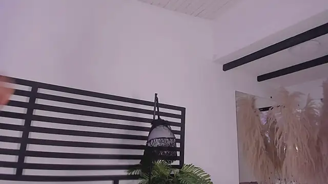 Snapshot of ariana_rosse__ chatting on 12, 1, 2025 ariana rosse online show from 12, 1, 2025