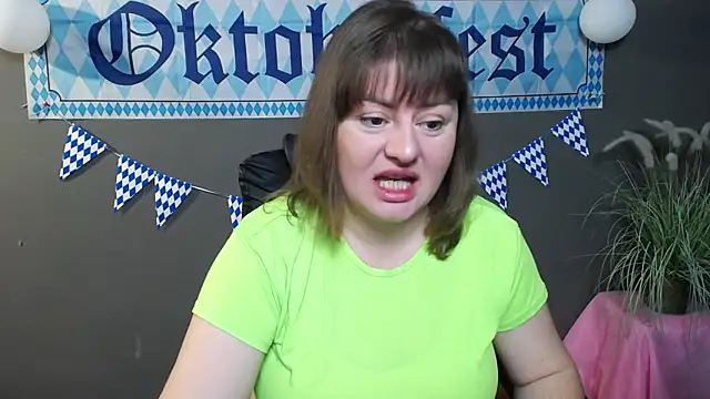 ZannaDreil online show from 9, 10, 2025