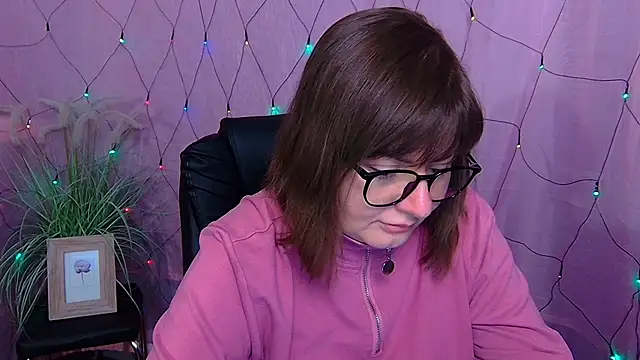 ZannaDreil online show from 2, 2, 2026