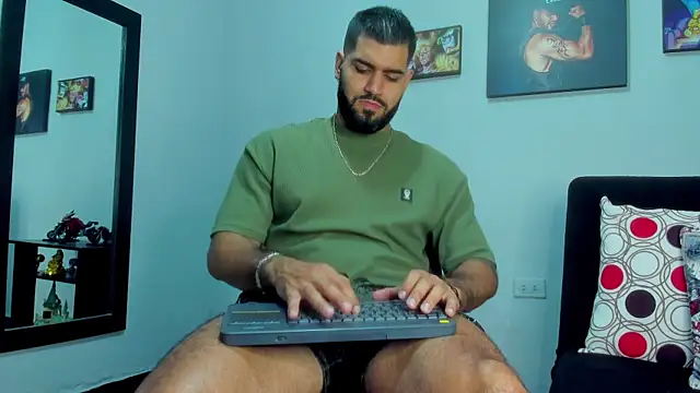 Snapshot of SamirHazard97 chatting on 10, 12, 2024 SamirHazard97 online show from 10, 12, 2024