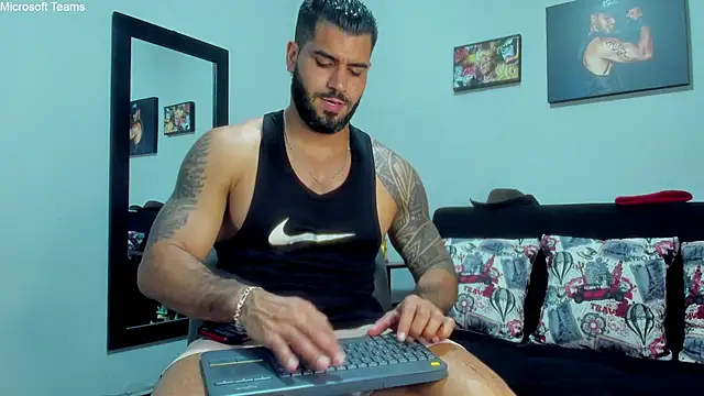Snapshot of SamirHazard97 chatting on 8, 10, 2025 SamirHazard97 online show from 8, 10, 2025