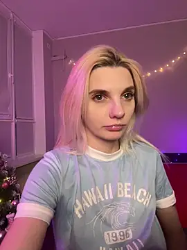 LoveLuna  online show from 2, 1, 2025