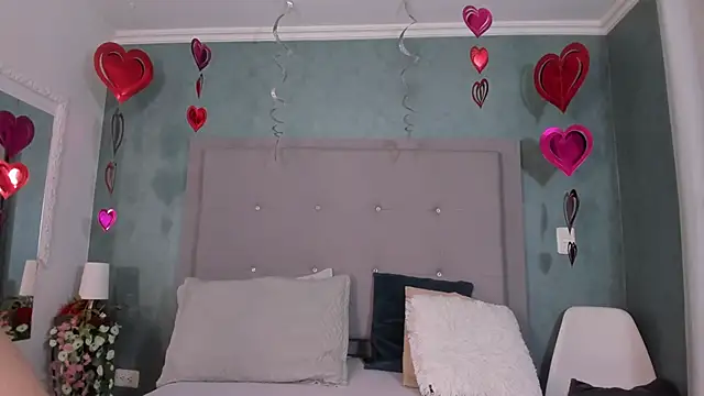  evamilf  online show from 20, 2, 2025