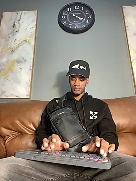 AaronCruz  online show from 29, 12, 2024